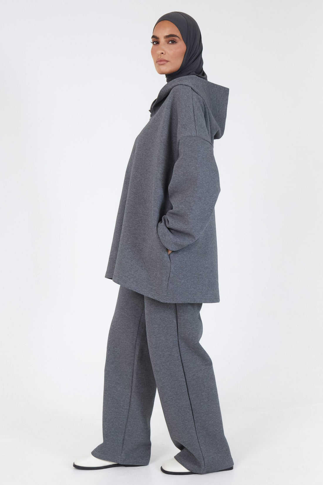 Le Pantalon Comfy Gris Foncé
