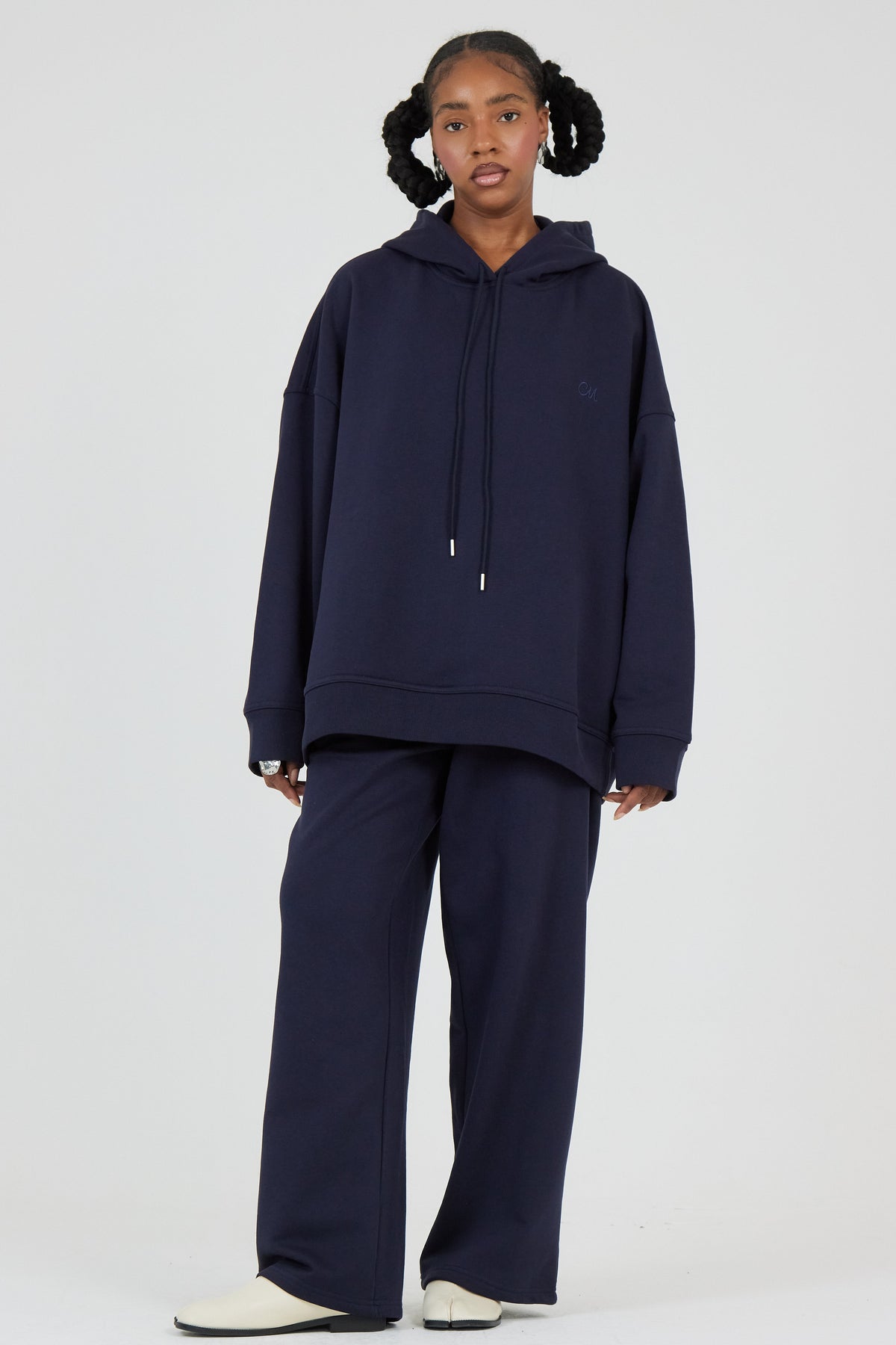 Le Hoodie Bleu Nuit
