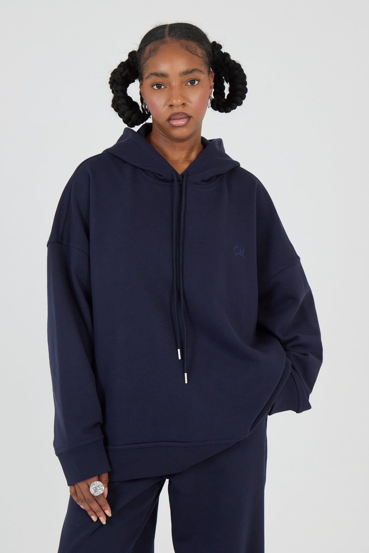 Le Hoodie Bleu Nuit