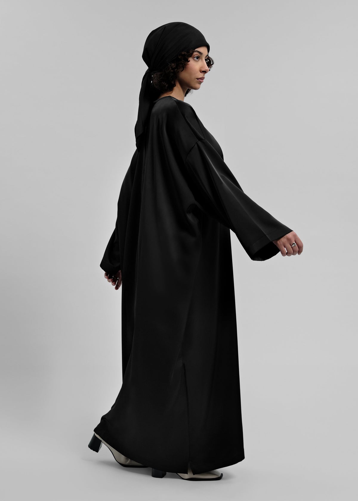 La Robe Satin Noir