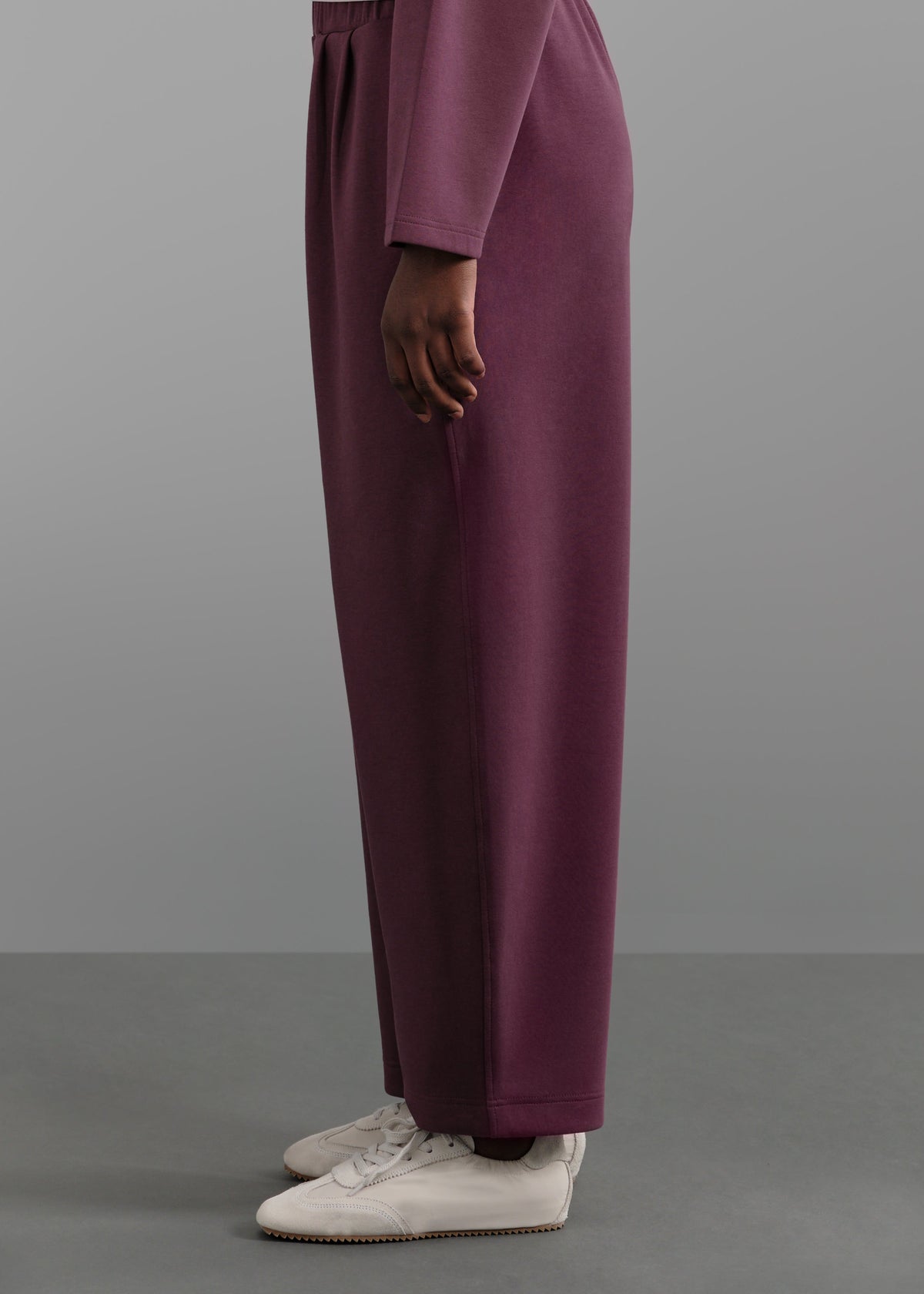 Le Pantalon Comfy Capsule Aubergine